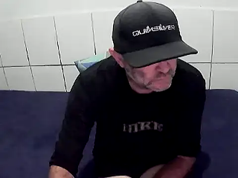 Snapshot of pierdona chatting on 12-21-25, 05:09 pierdona online show from 12-21-25, 05:09