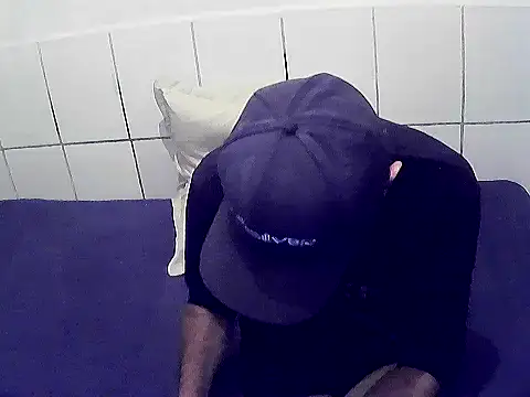 Snapshot of pierdona chatting on 02-11-26, 08:25 pierdona online show from 02-11-26, 08:25