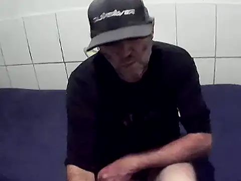 Snapshot of pierdona chatting on 02-13-26, 07:32 pierdona online show from 02-13-26, 07:32