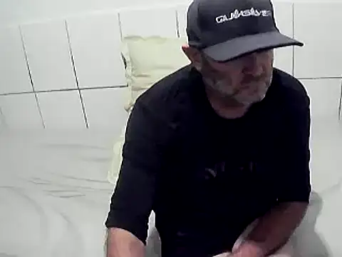 Snapshot of pierdona chatting on 02-19-26, 07:43 pierdona online show from 02-19-26, 07:43