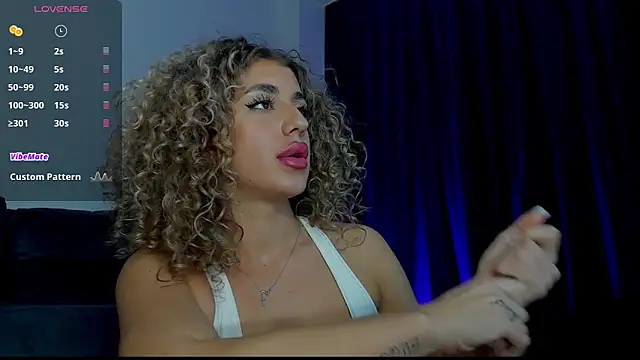 Snapshot of CurlyAnt0 chatting on 01-19-25, 12:38 CurlyAnt0 online show from 01-19-25, 12:38