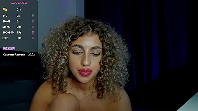 Snapshot of CurlyAnt0 chatting on 02-06-25, 10:21 CurlyAnt0 online show from 02-06-25, 10:21