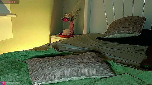 MimiRodriguez online show from 03-18-26, 04:21