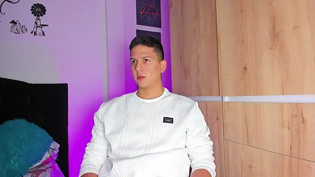 ANDREZALVAREZ online show from 12-19-24, 04:45