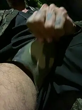 Snapshot of dantedesirexx chatting on 03-04-25, 03:33 dantedesirexx online show from 03-04-25, 03:33