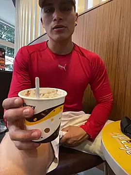 Snapshot of dantedesirexx chatting on 03-06-25, 10:36 dantedesirexx online show from 03-06-25, 10:36