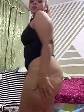 Snapshot of Evabigass chatting on 12-16-24, 05:11 Evabigass online show from 12-16-24, 05:11