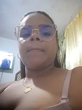 Snapshot of Evabigass chatting on 02-18-25, 11:41 Evabigass online show from 02-18-25, 11:41