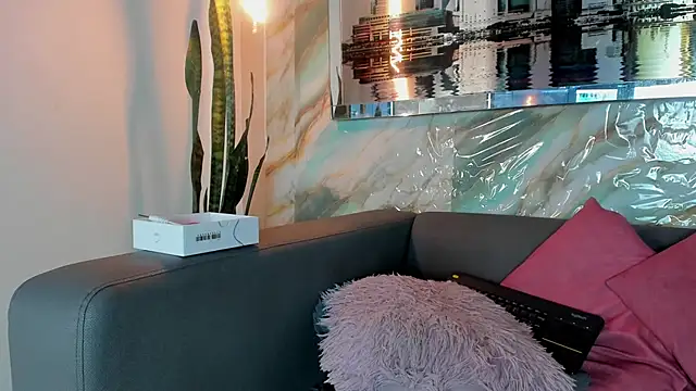 Layla 707 online show from 03-08-25, 10:56