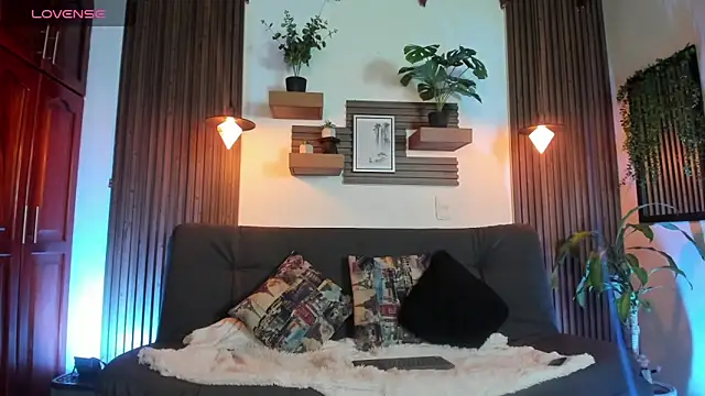 Layla 707 online show from 03-22-25, 05:49