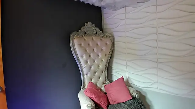 Layla 707 online show from 04-10-26, 06:56