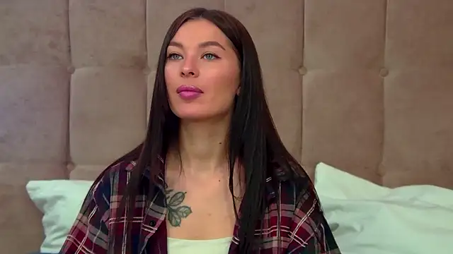 AlexandraBloom online show from 10-23-25, 07:12