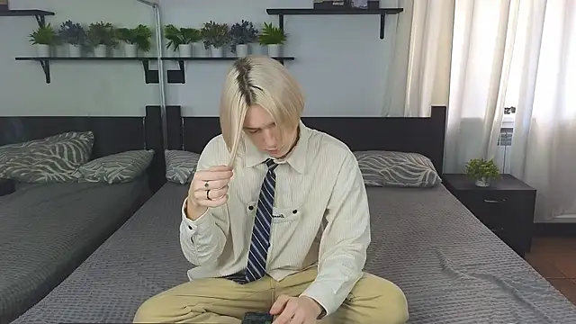 Ron Vils online show from 11-19-25, 06:13