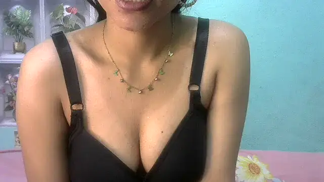 Snapshot of nanhi_munni chatting on 04-07-26, 01:39 nanhi munni online show from 04-07-26, 01:39