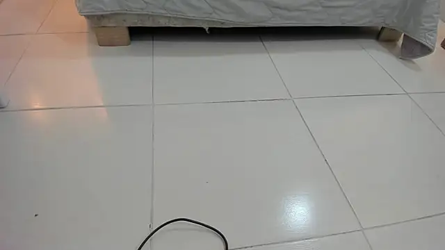 Slut Milf  online show from 12-31-24, 11:31