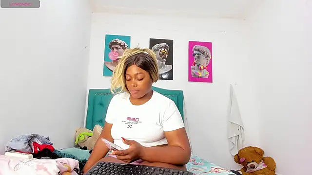 Lilybaudinx96 online show from 02-12-26, 02:17