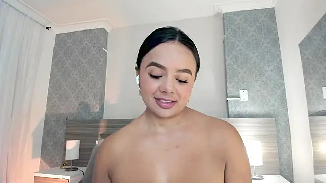 Snapshot of Mistyca chatting on 07-06-26, 11:18 Mistyca online show from 07-06-26, 11:18