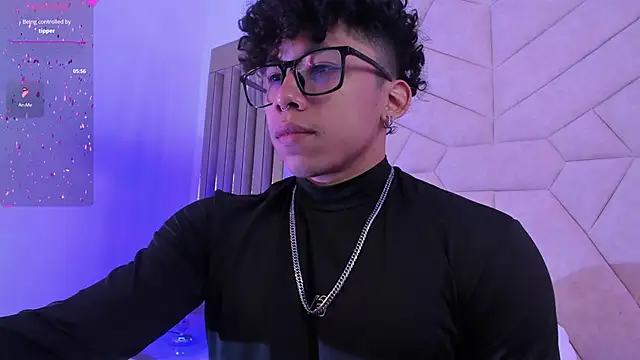 AkazaBoy  online show from 11-05-25, 05:29