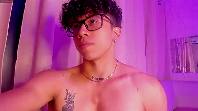 AkazaBoy  online show from 11-21-25, 04:33