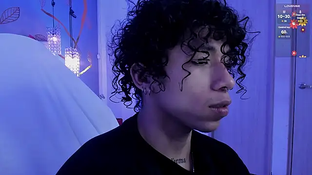 Snapshot of AkazaBoy_ chatting on 06-17-26, 04:59 AkazaBoy online show from 06-17-26, 04:59