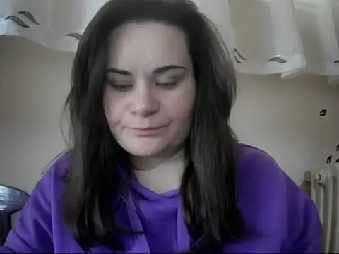 Snapshot of AalinnaK chatting on 02-19-26, 12:01 AalinnaK online show from 02-19-26, 12:01