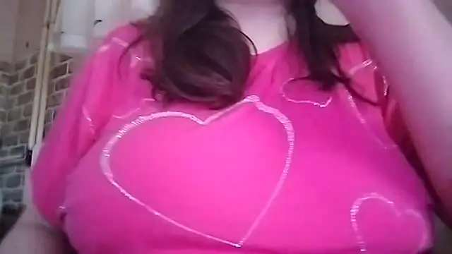 Snapshot of AalinnaK chatting on 04-01-26, 12:39 AalinnaK online show from 04-01-26, 12:39