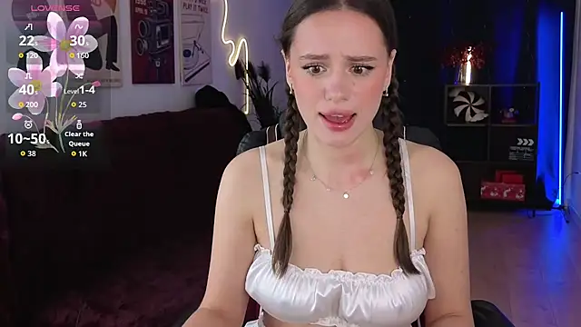 Emillias online show from 11-17-25, 02:01