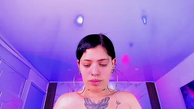 AuroraDiaz online show from 12-22-25, 07:22