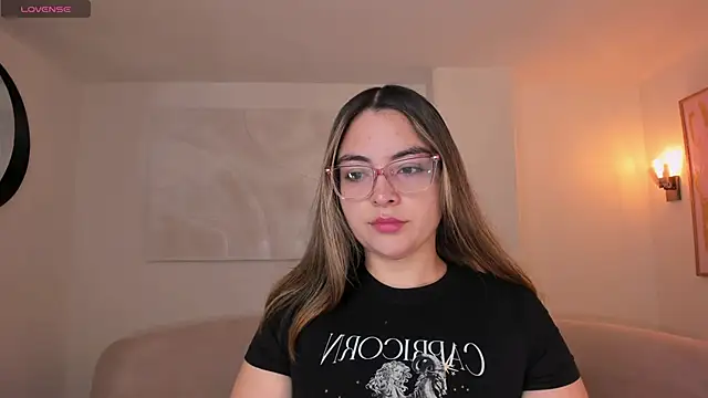 Snapshot of AllisonRogersX chatting on 06-09-26, 11:11 AllisonRogersX online show from 06-09-26, 11:11