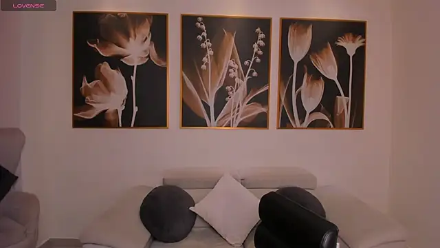 Snapshot of AllisonRogersX chatting on 06-19-26, 11:14 AllisonRogersX online show from 06-19-26, 11:14