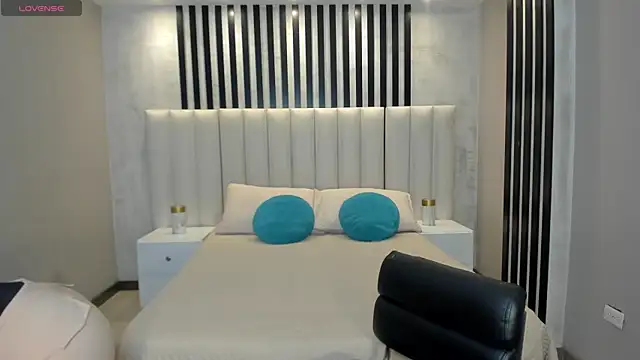 Snapshot of AllisonRogersX chatting on 07-08-26, 10:20 AllisonRogersX online show from 07-08-26, 10:20