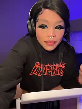 Snapshot of afavoredangel chatting on 02-20-26, 01:35 afavoredangel online show from 02-20-26, 01:35