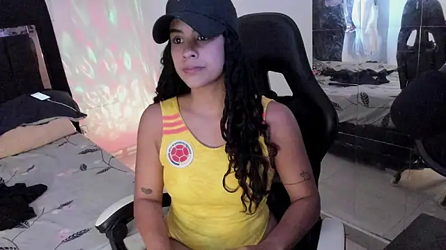 Snapshot of Moon_Sammy chatting on 07-08-26, 01:15 Moon Sammy online show from 07-08-26, 01:15