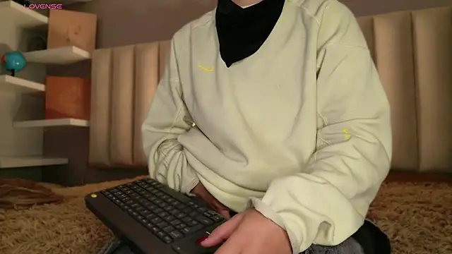 Megan mooree  online show from 04-01-26, 11:55