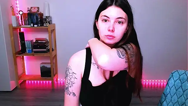 peaachybabe   online show from 10-19-25, 02:56