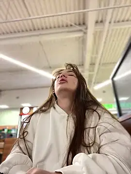 Holly Molii online show from 12-07-24, 08:22