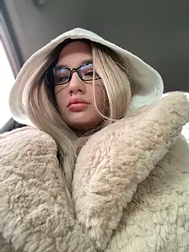 Holly Molii online show from 01-12-25, 05:13