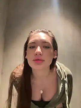 Holly Molii online show from 01-23-25, 05:02