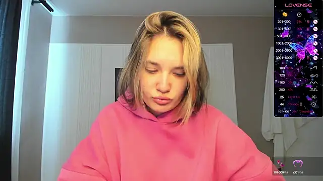 Holly Molii online show from 09-11-25, 02:11