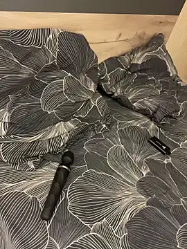 Holly Molii online show from 04-16-26, 02:34