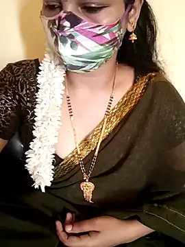 Snapshot of yourtamilcouple chatting on 12-08-24, 04:35 yourtamilcouple online show from 12-08-24, 04:35