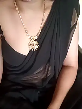 Snapshot of yourtamilcouple chatting on 12-14-24, 09:29 yourtamilcouple online show from 12-14-24, 09:29