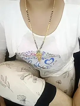 Snapshot of yourtamilcouple chatting on 12-26-24, 03:10 yourtamilcouple online show from 12-26-24, 03:10