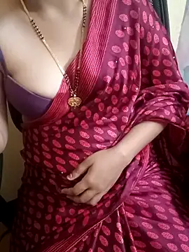 Snapshot of yourtamilcouple chatting on 02-18-25, 03:31 yourtamilcouple online show from 02-18-25, 03:31