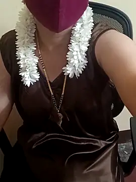 Snapshot of yourtamilcouple chatting on 02-21-25, 06:48 yourtamilcouple online show from 02-21-25, 06:48