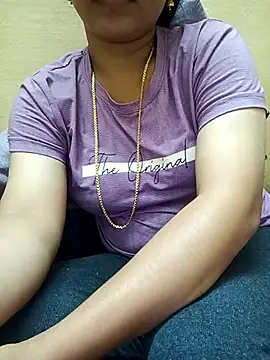 Snapshot of yourtamilcouple chatting on 09-20-25, 12:28 yourtamilcouple online show from 09-20-25, 12:28