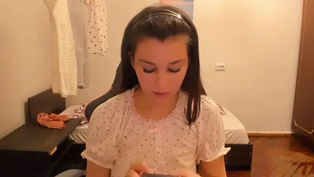 LunaXmii online show from 02-10-25, 05:19