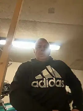 JakubW79 online show from 12-16-24, 03:19