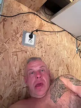 JakubW79 online show from 03-19-25, 04:02