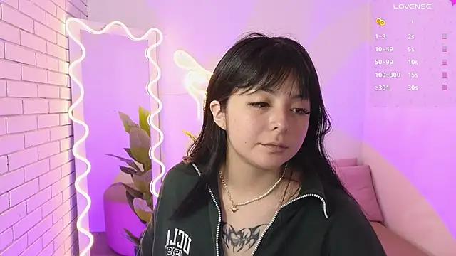 hina tay online show from 12-13-24, 04:11